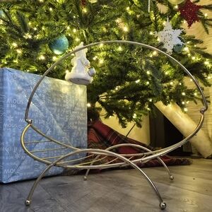 Gold vintage metal magazine holder with adjustable handle